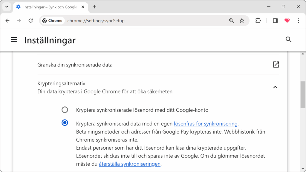 Skärmavbild av synkroniseringsinställningarna i Chrome på Windows 11. Alternativet ”Krypterad synkroniserade data med egen lösenfras för synkronisering” är valt.