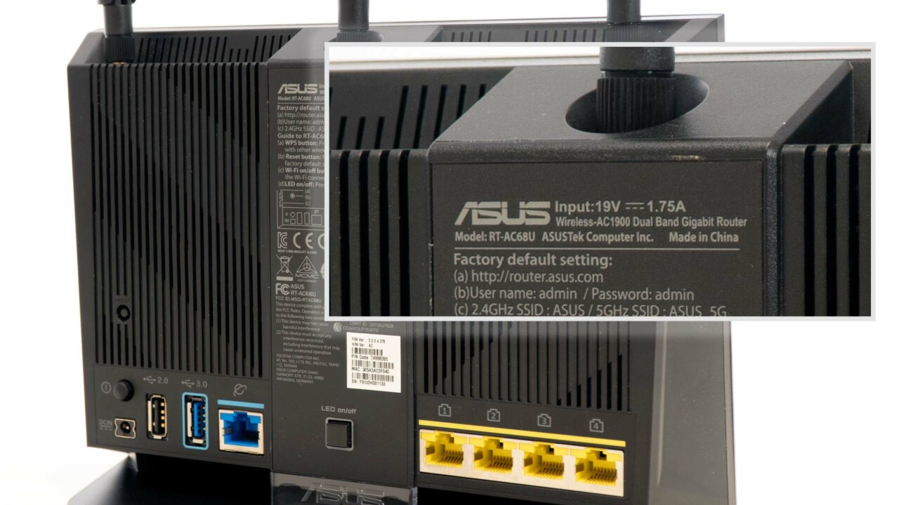 Baksida av en router.