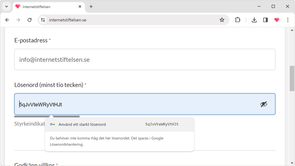 Skärmavbild av ett registreringsformulär i Google Chrome på Windows 11. Chrome skriver ”Använd ett starkt lösenord” och föreslår ett sådant som består av en blandning av stora och små bokstäver.